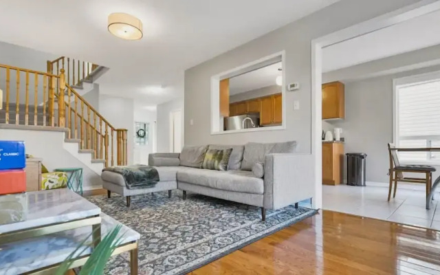 Spacious Whitby Haven 3BR Home Parking