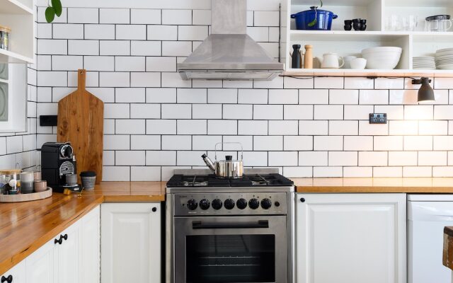 ADDERLEY A Striking 1880s Remodeled Victorian