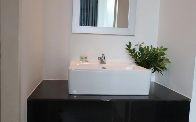 Zen66 @ Roxy Serviced Apartment