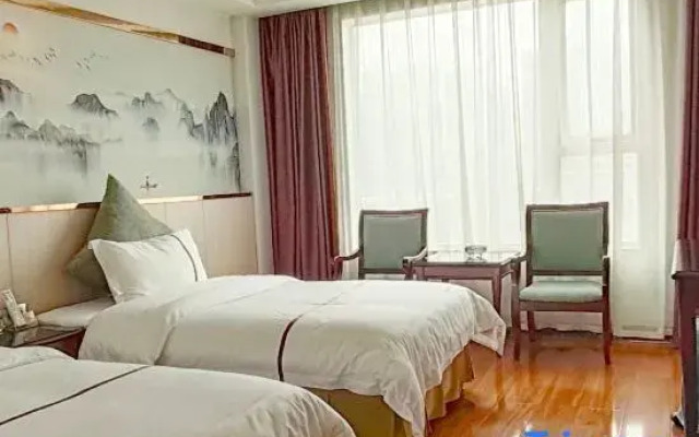 Yilong Hotel