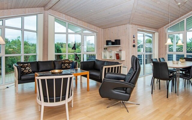 Quaint Holiday Home in Hemmet Jutland With Indoor Whirlpool