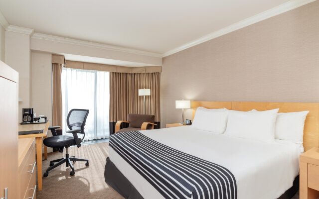 Sandman Signature Vancouver Airport Hotel & Resort