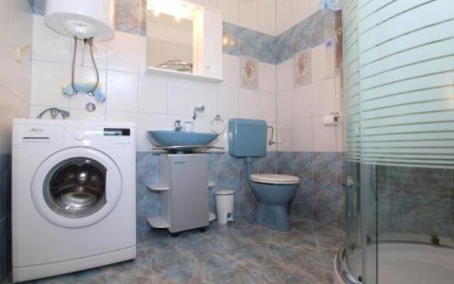 Apartments Ðino 1374