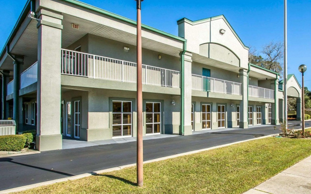Quality Inn & Suites near Panama City Beach