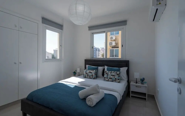 Andrea 3-BR Apt in Mackenzie With Pool