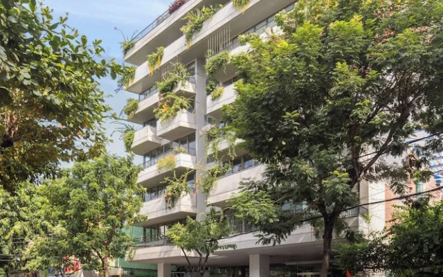 Vernal hotel & Apartment office