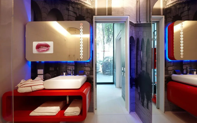 TH Street Milano