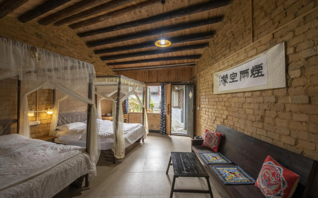 Yangshuo Loong Old House – Guest Rooms – Guilin