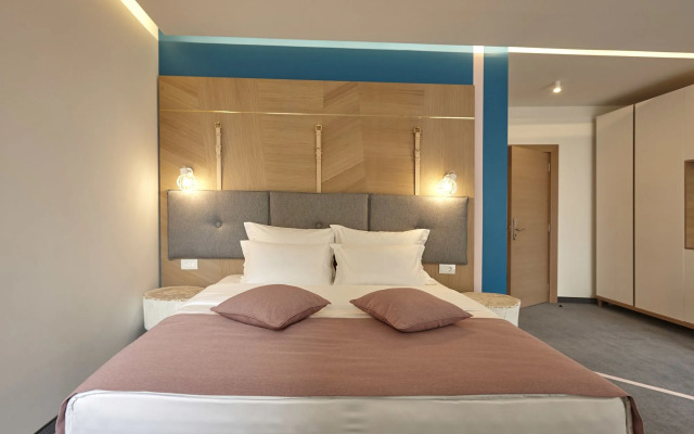 City Nest Modern & Cozy Suites