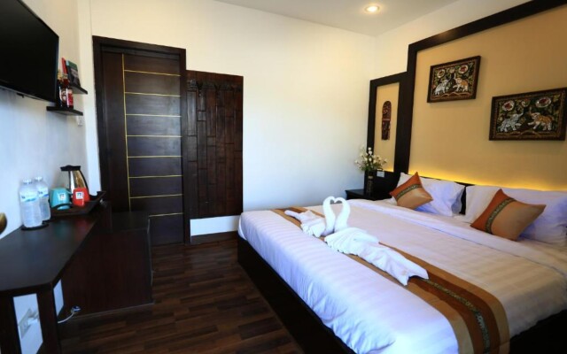 Pai Residence Chiangmai Gate
