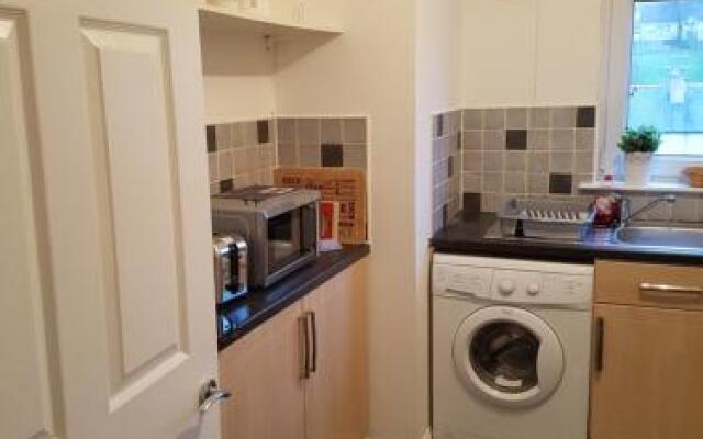 Bathgate Contractor and Business Apartment