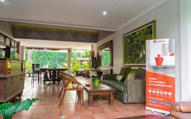 Reddoorz Plus Near One Belpark Mall Cilandak