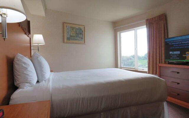Pacific Sunrise Inn & Suites