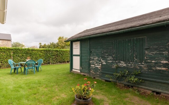 Quaint Holiday Home in Tracy sur Mer near Seabeach