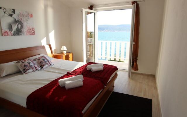 New Spacious Apartment Direct on the Beach, Nice Terrace With Great sea View