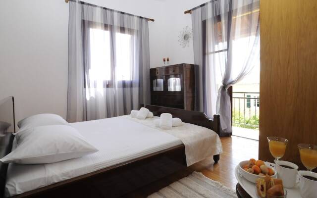 Traditional Greek Maisonette Antiperni