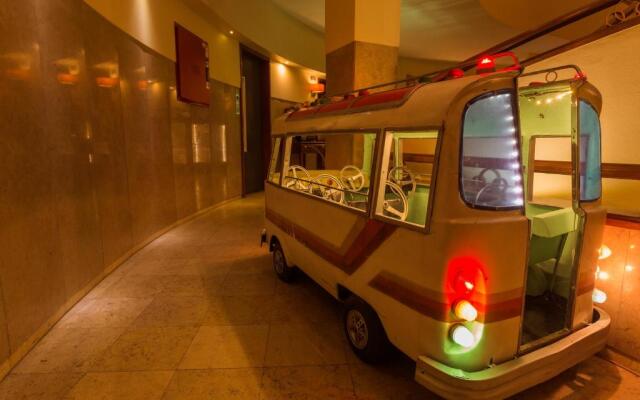 Pão de Açúcar – Vintage Bumper Car Hotel