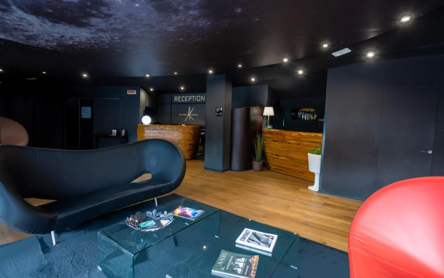 Black Hotel