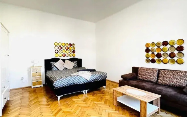 Comfortable 1BR Lounge Westbahnhof