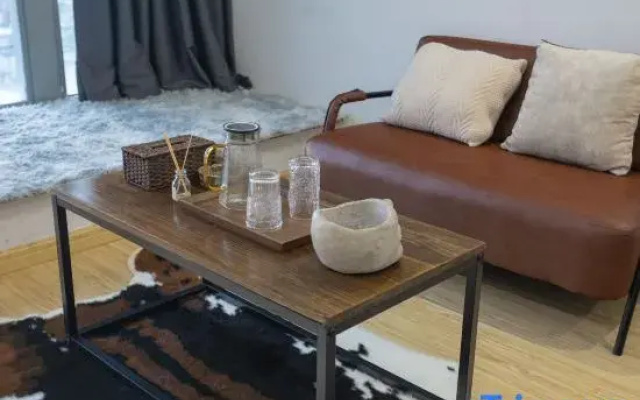 Yujian Homestay (People's Square)