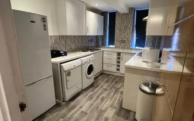 Captivating 4-bed Apartment in London