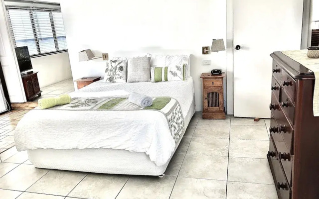 Cairns Apartment Esplanade Ocean Views