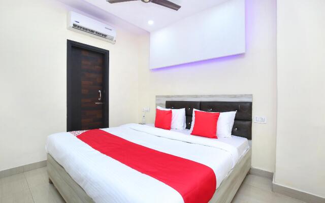 OYO 22332 Hotel Zs