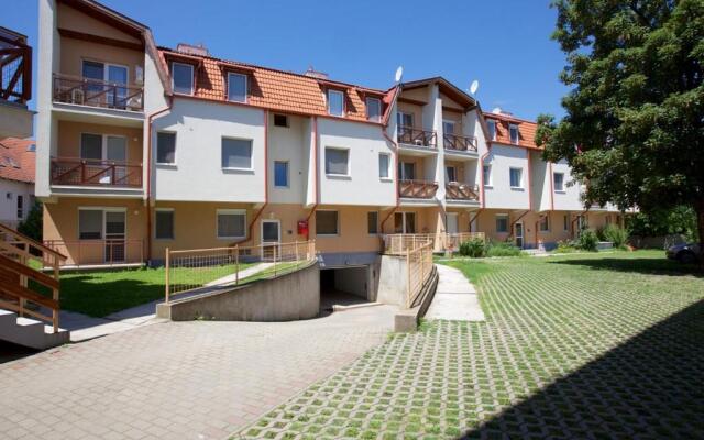 Zoli Apartmanok-Timi Kölcsey 34-36