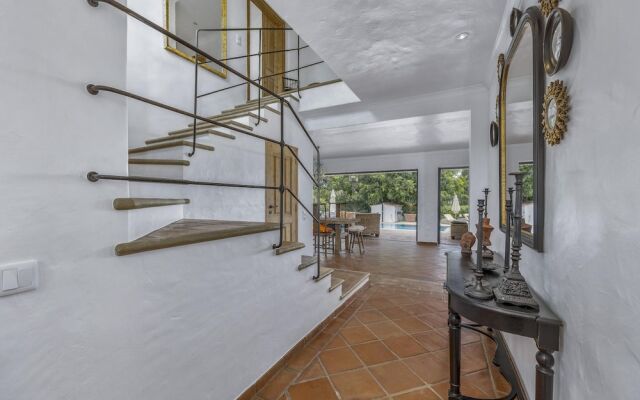 Seaview Countryside Charm Villa Almancil