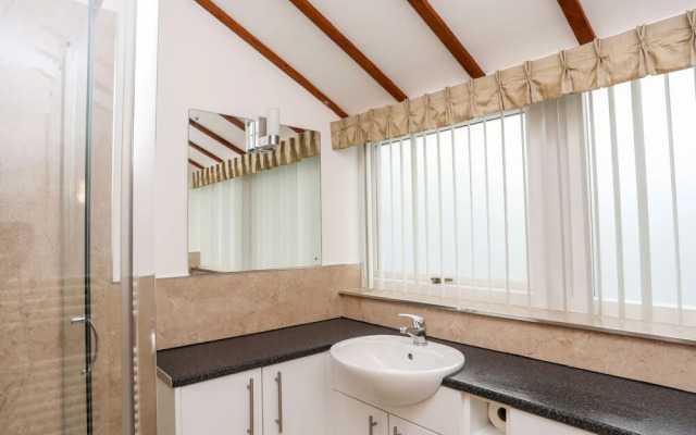 Tyn Towyn - Ty Glas Golau