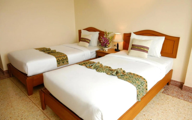 Sripet Hotel