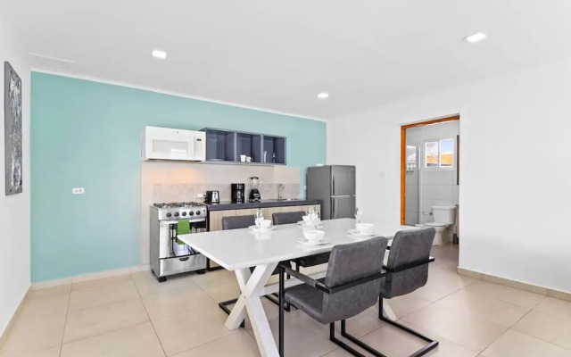 Brand NEW Central Modern Ground Studio With Pool