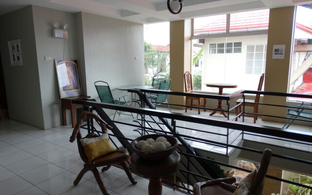 Harbour Gardens Tourist Inn