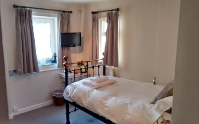 Dragon Inn Crickhowell