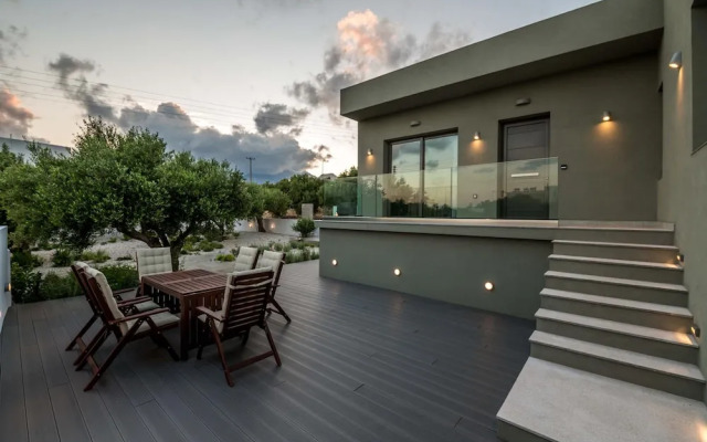 Nama Luxury Villa 250m From the sea Makry Gialos