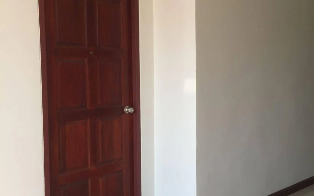 Pra-Ae Lanta Apartment