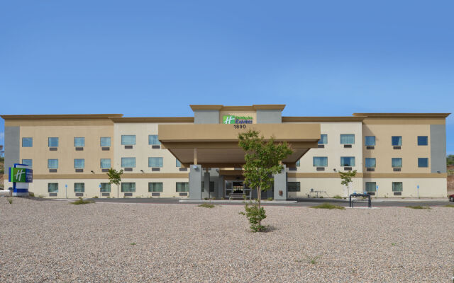 Holiday Inn Express & Suites Globe by IHG