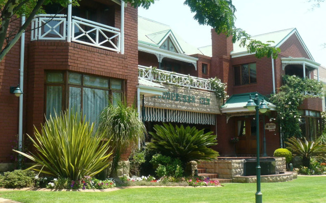 The Woodpecker Inn