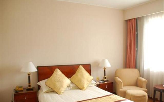 Radisson Red Shanghai Wujiaochang Hotel