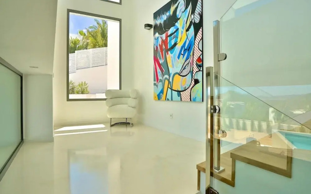 Modern Holiday Home With Vast Terracing