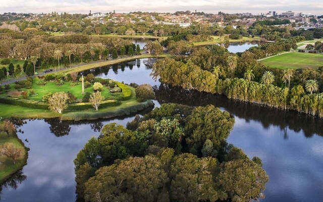 Rustic Hardwood 2 Bedroom Apartment in Randwick