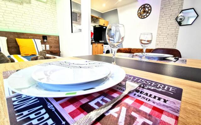 Skyline Residence "Smart-Concept" (Adults Only)