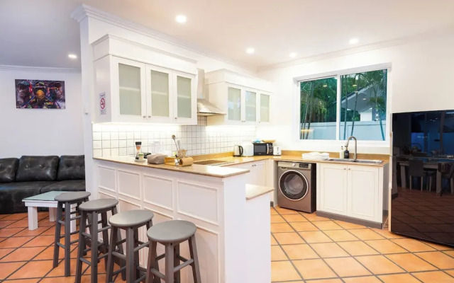 Luxury 4BR Private 425sqm Party Pool Villa