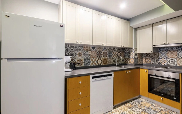Missafir Flat With Superb Location in Nisantasi