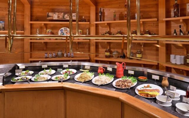 Edward Hotel & Convention Center