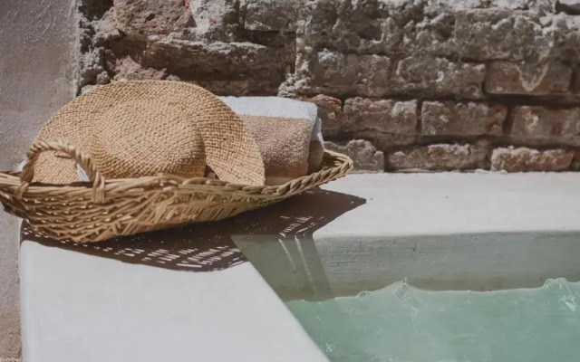 The Mantarraya Outpost Bed & Breakfast