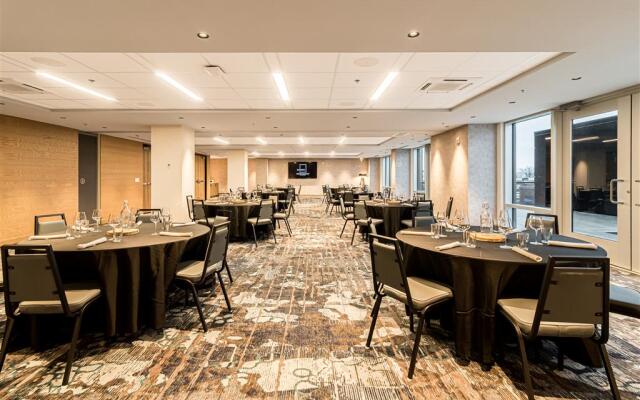 Canvas Moncton, Tapestry Collection by Hilton