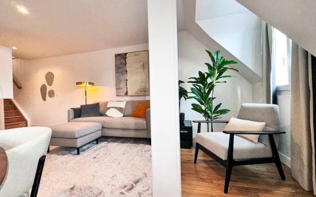 Copernic Line Elegant 3BR Apartment in Paris