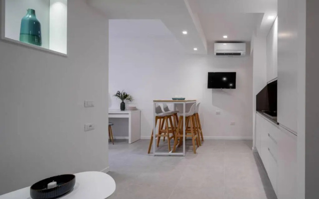 Ormesini Courtyard Apartment