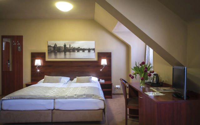 Pytloun Kampa Garden Hotel Prague